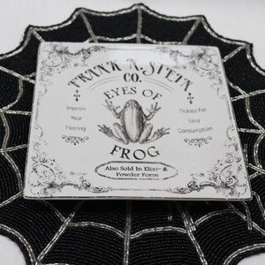 222 FIFTH HALLOW APOTHECARY HALLOWEEN EYES OF FROG SALAD/DESSERT PLATE - NEW
